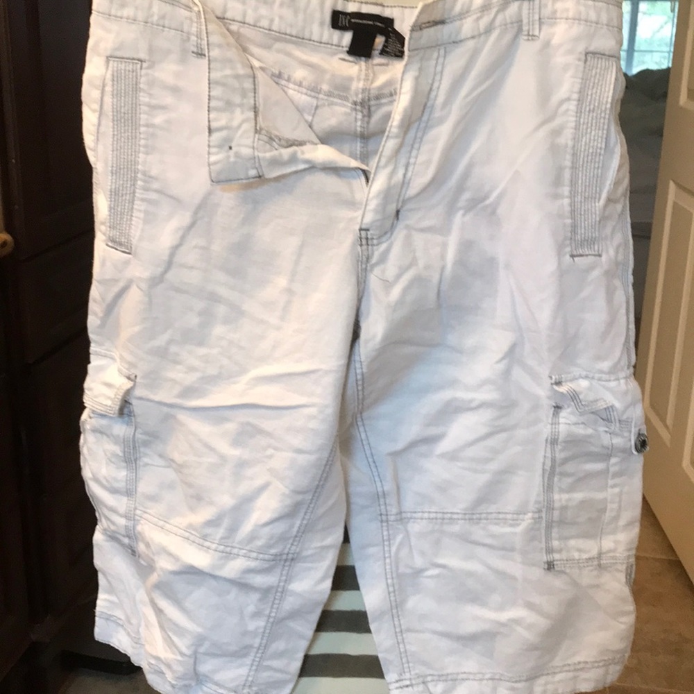 White linen/cotton shorts size 35 INC